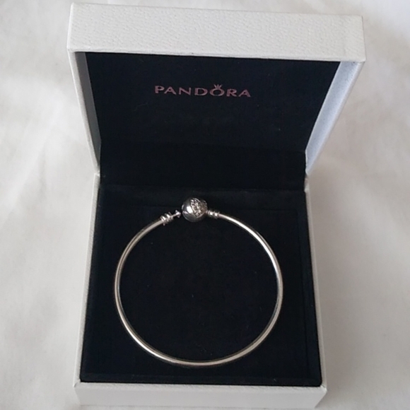 Pandora Ltd Edition Heart of Winter "You Melt my Heart" Bangle Bracelet, MEDIUM - Picture 3 of 9